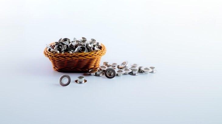 ¿Por qué es importante elegir un buen fabricante de ollaos y ojales para tu producción?