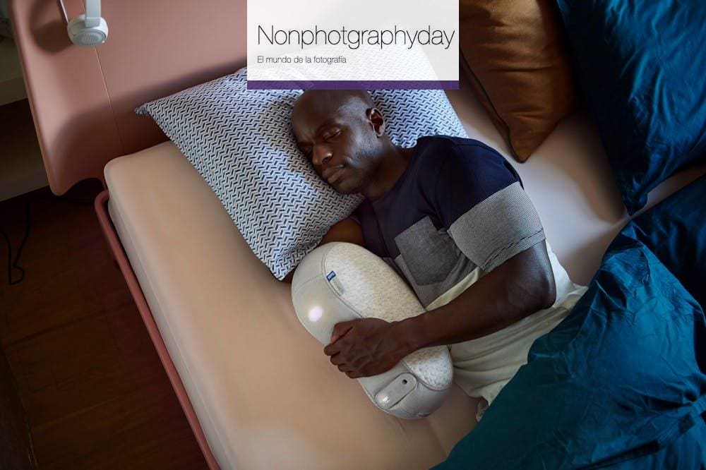 hombre negro durmiendo